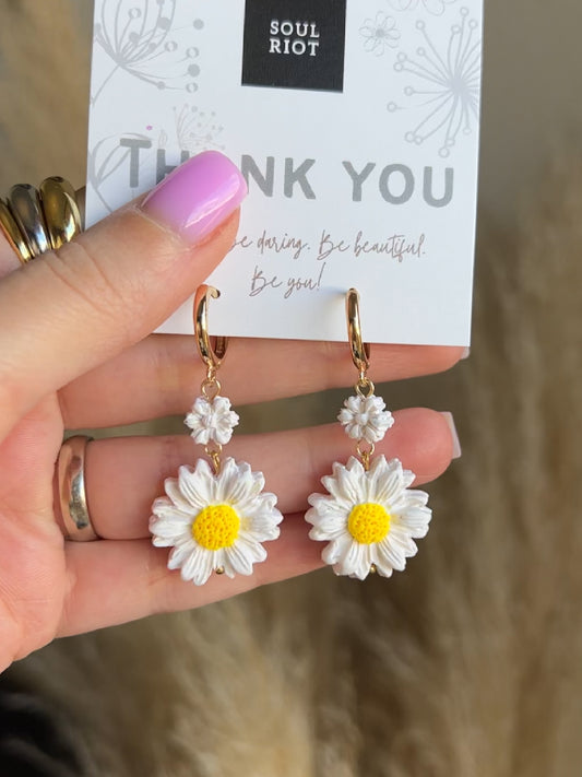 Hoop Daisy Earrings